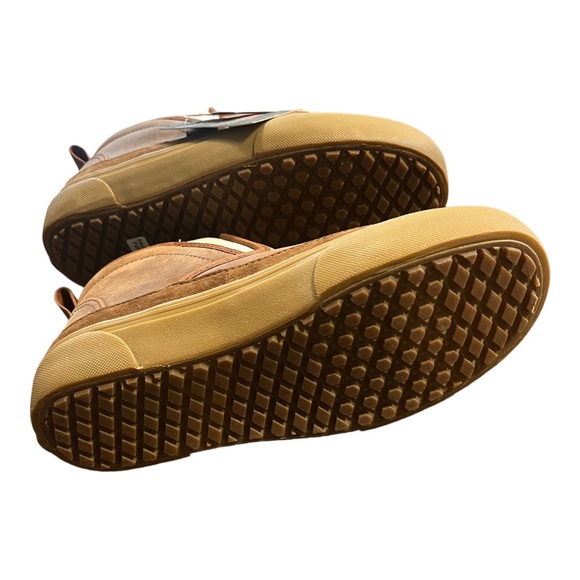 Vans - Picture 2 of 4